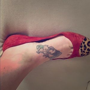 Guess suede size 10 flats